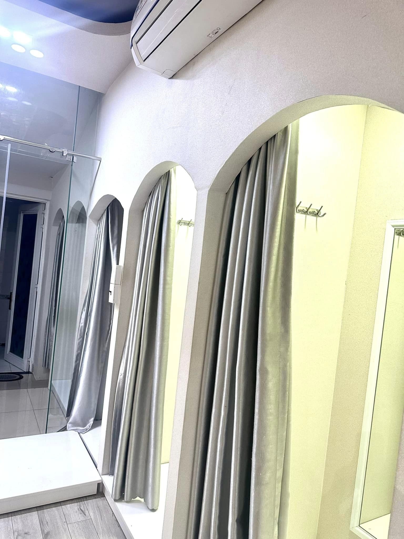 Sang Shop Nguyên Căn Góc 2 MTĐ Nguyễn trãi , P.3 , Quận 5
